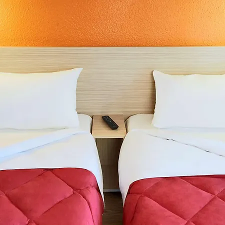 بريمير كلاس إبيناي سور أورج 2*